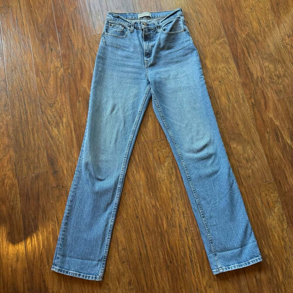Abercrombie & Fitch 90’s Straight Ultra High Rise Jeans Size 27 L
